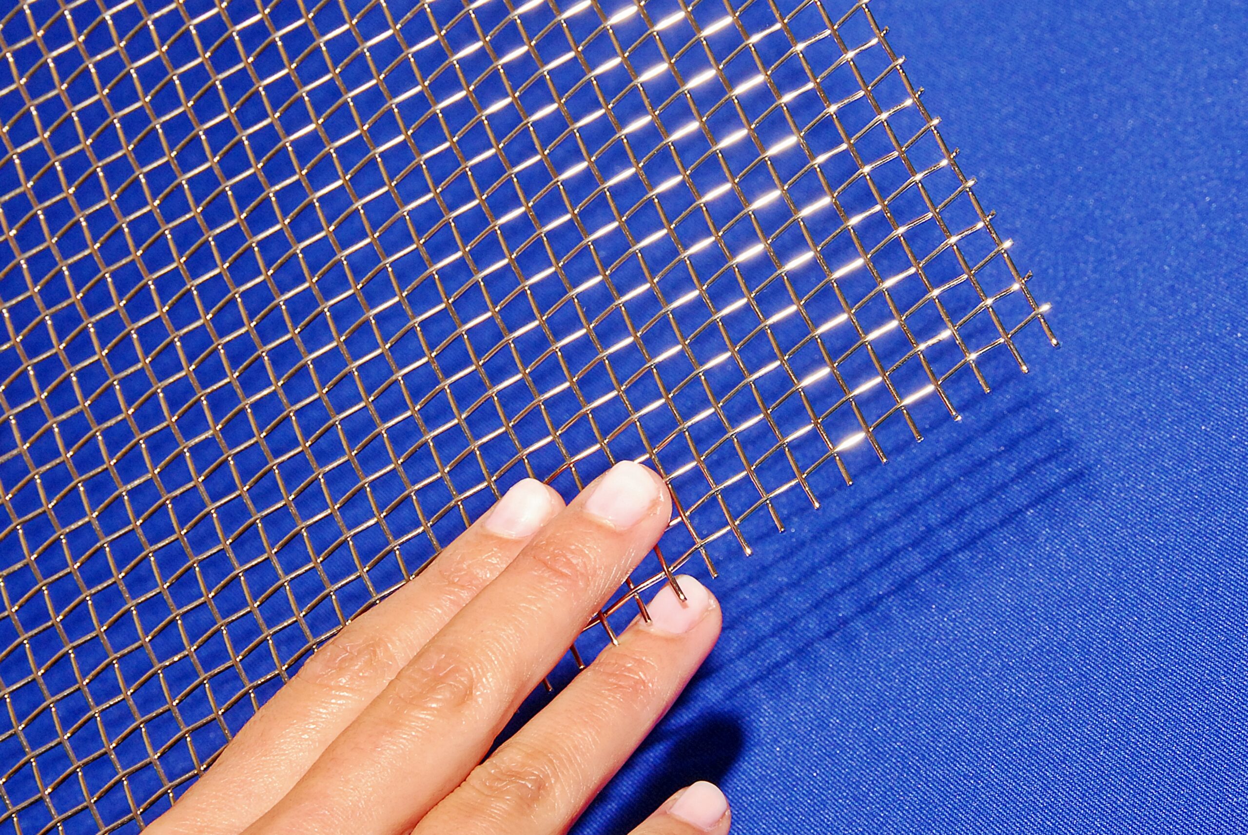 Square - woven wire mesh in different specifications